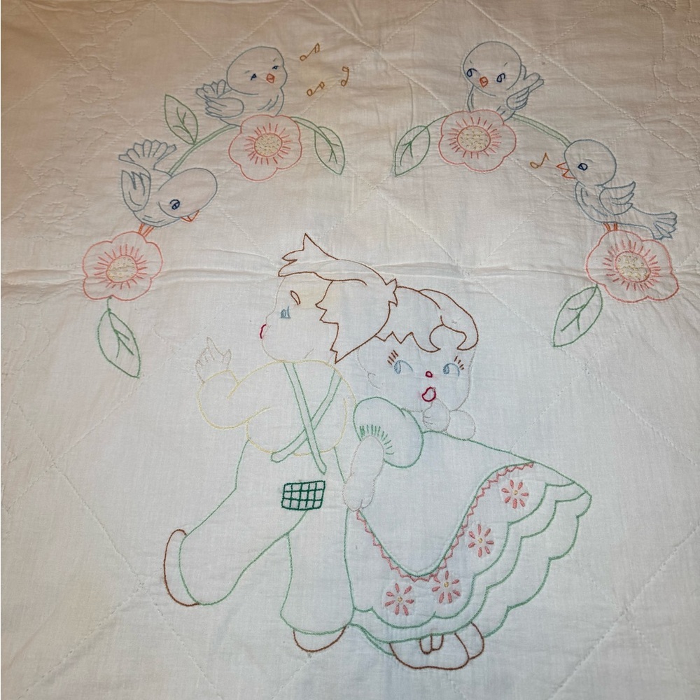 Child/Baby Charming White and Green Embroidered Quilt - Picture 4 of 11